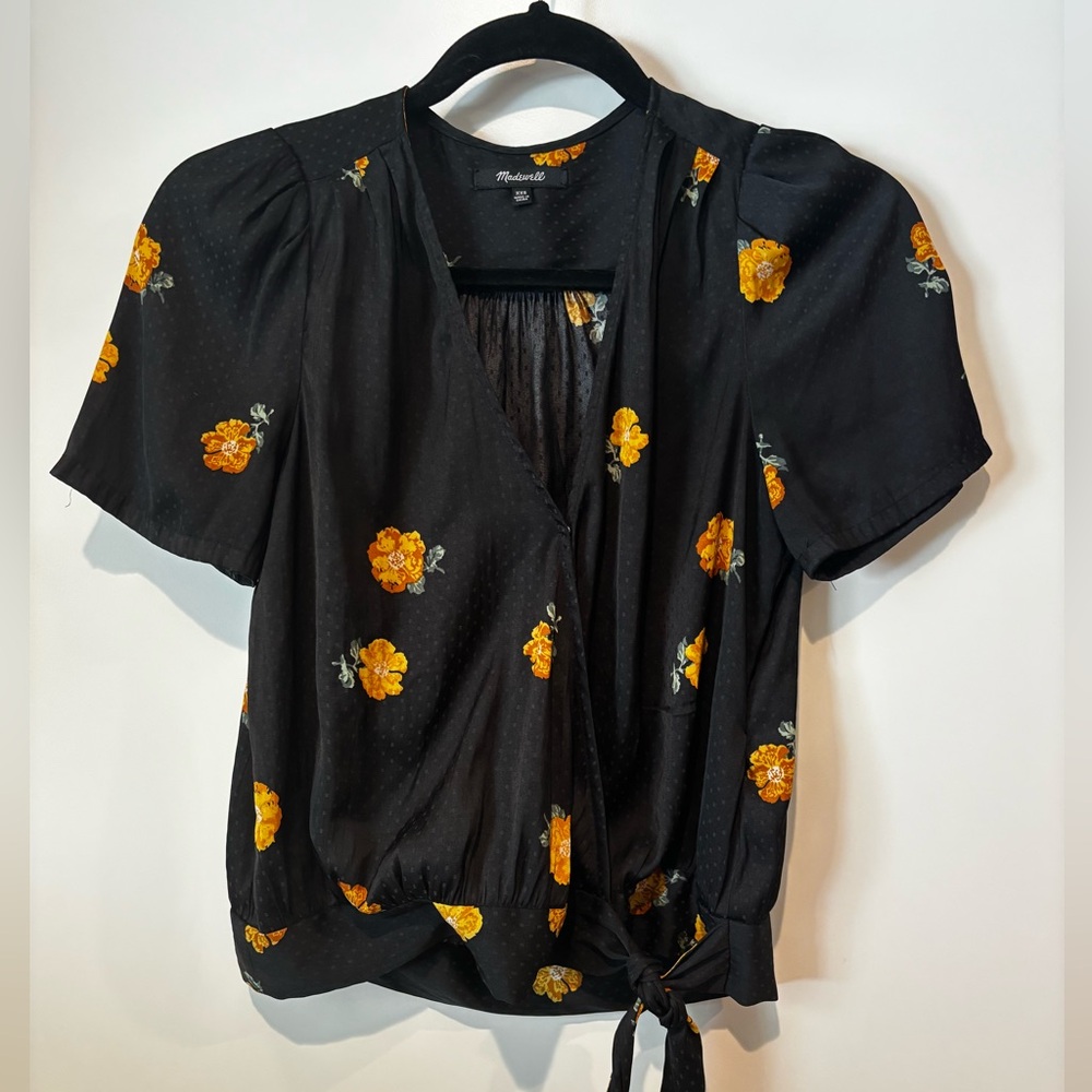 Madewell Floating Florets Black Short Sleeve Wrap Top Size XXS fits like a S/XS